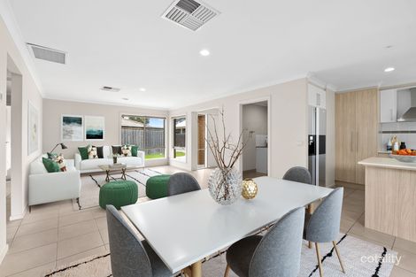 Property photo of 2/44 Cameron Way Pakenham VIC 3810