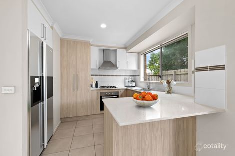 Property photo of 2/44 Cameron Way Pakenham VIC 3810
