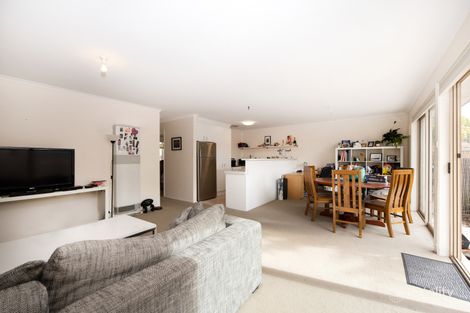 Property photo of 28/6 Kemsley Place Pearce ACT 2607
