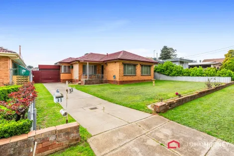 31 Nixon Cres, Tolland, NSW 2650