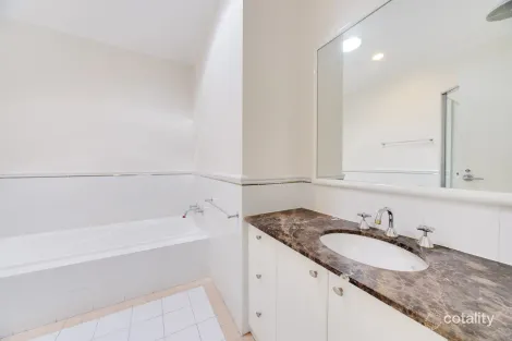 Property photo of 18 The Crescent Port Melbourne VIC 3207