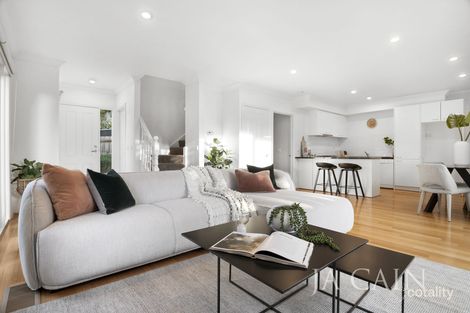 Property photo of 1/124 Highbury Road Burwood VIC 3125