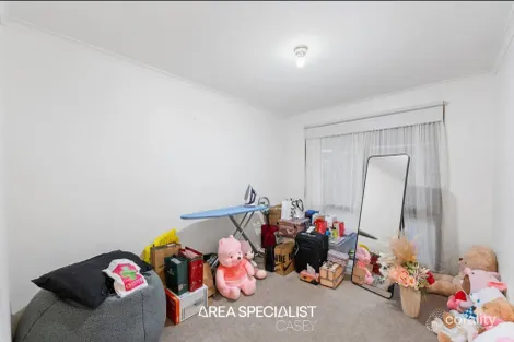 Property photo of 32 Strafford Avenue Cranbourne VIC 3977