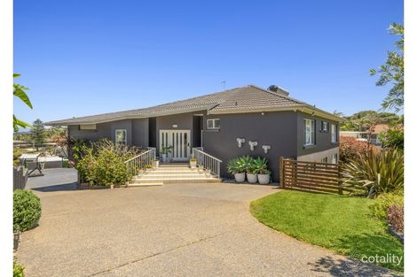 2 Davis Cres, Port Macquarie, NSW 2444