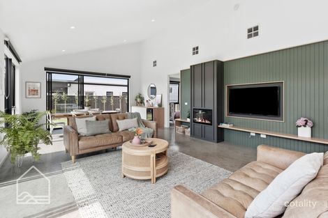 Property photo of 8 Cockle Crescent Point Lonsdale VIC 3225