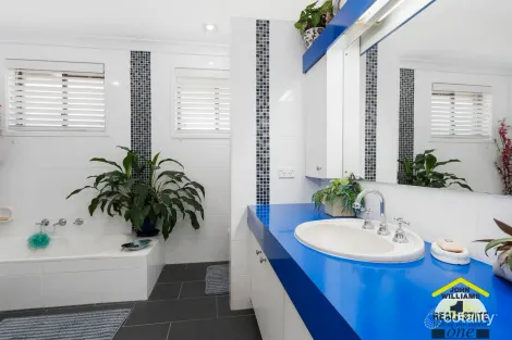 Property photo of 27 Kittyhawk Crescent Raby NSW 2566