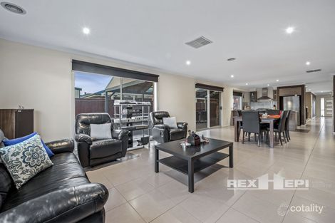 Property photo of 7 Peisley Crescent Cranbourne East VIC 3977