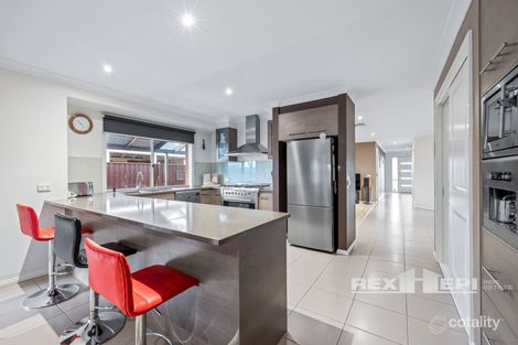 Property photo of 7 Peisley Crescent Cranbourne East VIC 3977