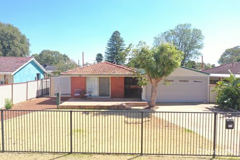 Property photo of 10 Hollybush Way Kelmscott WA 6111