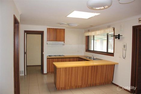 Property photo of 52 John Fawkner Drive Endeavour Hills VIC 3802