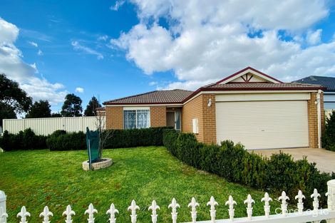 Property photo of 58 Bluehills Boulevard Pakenham VIC 3810