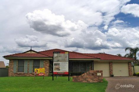 8 Alana Cl, Cameron Park, NSW 2285