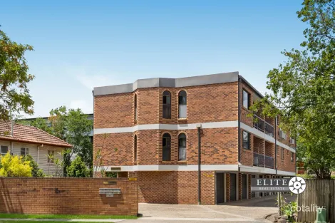 1/237 Sir Fred Schonell Dr, St Lucia, QLD 4067