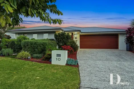 10 JASMINE CL, SAPPHIRE BEACH, NSW 2450