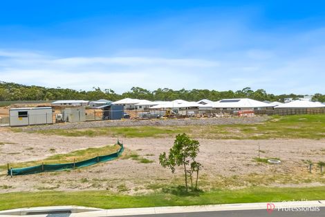 26 Pacific Vista Cl, Pacific Heights, QLD 4703