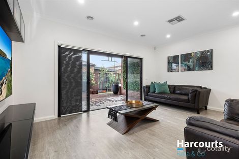 Property photo of 22 Berrima Crescent Wollert VIC 3750