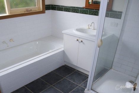 Property photo of 19 Skyline Drive Gisborne VIC 3437