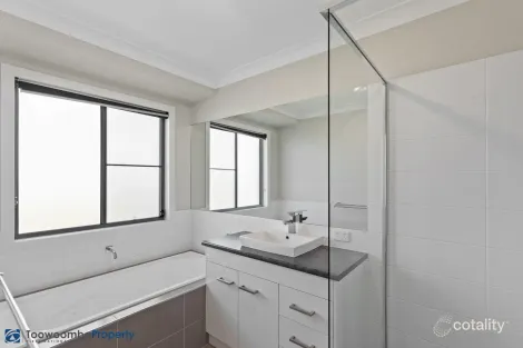 Property photo of 4 Sienna Drive Glenvale QLD 4350