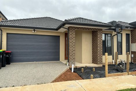 7 Zoe St, Rockbank, VIC 3335