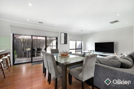 Property photo of 11 Dina Retreat Carrum Downs VIC 3201