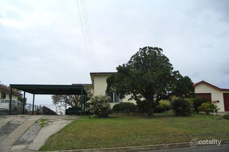 11 St Cloud Cres, Lake Heights, NSW 2502