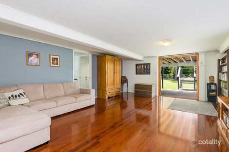 Property photo of 205 Englefield Road Oxley QLD 4075