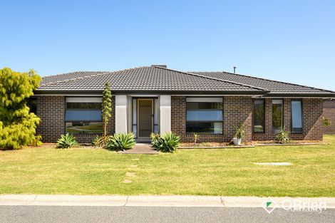 Property photo of 11 Dina Retreat Carrum Downs VIC 3201