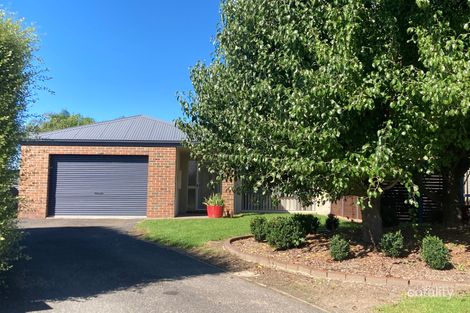 13 Barton Pl, Eastwood, VIC 3875