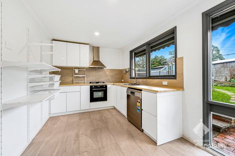 28 Lumeah Cres, Ferntree Gully, VIC 3156