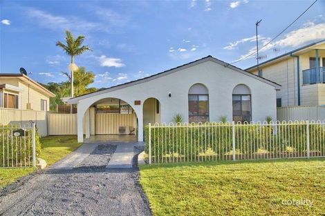 Property photo of 25 Buckingham Road Berkeley Vale NSW 2261