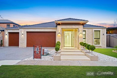 18 Sumner Cres, Point Cook, VIC 3030
