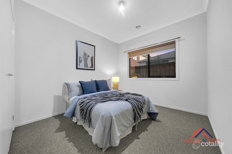 Property photo of 3 Hessian Place Cranbourne West VIC 3977