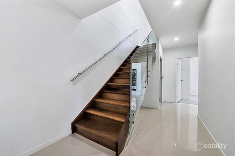 Property photo of 2/110 Nicholson Street Greenslopes QLD 4120