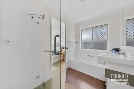 Property photo of 89 Collingwood Road Birkdale QLD 4159