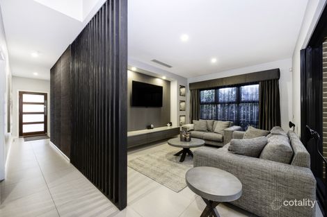 Property photo of 8 Haviland Street Coombs ACT 2611