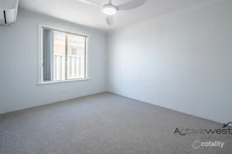 Property photo of 39 Seaview Boulevard Wandina WA 6530