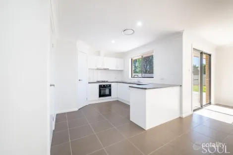 Property photo of 5 Franco Drive Griffith NSW 2680