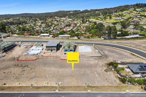 6 Pelsart Ave, Sunshine Bay, NSW 2536