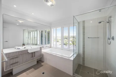 Property photo of 11 Heath Court Little Mountain QLD 4551
