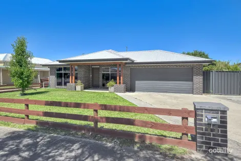Property photo of 11 Blake Street Ararat VIC 3377