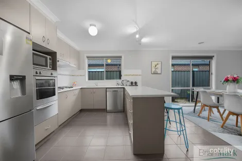 Property photo of 4 Pinjar Avenue Tarneit VIC 3029