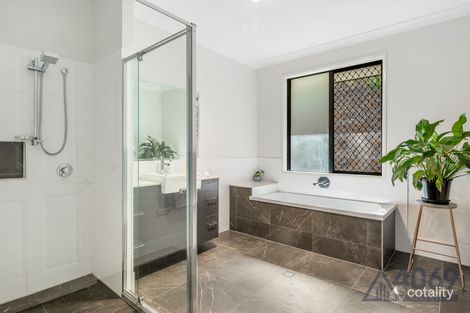 Property photo of 52 Neikah Close Karana Downs QLD 4306