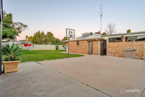 Property photo of 5 Banksia Crescent Wongan Hills WA 6603