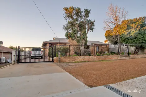 5 Banksia Cres, Wongan Hills, WA 6603