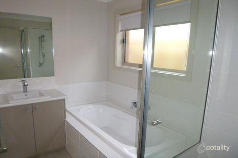 Property photo of 5 Tyalla Way Pakenham VIC 3810
