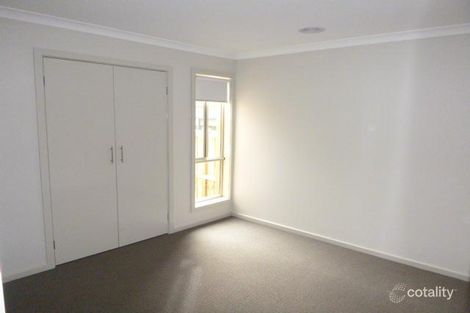 Property photo of 5 Tyalla Way Pakenham VIC 3810