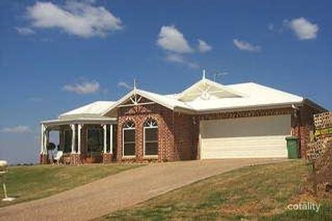 1 Chatswood Cl, Mount Lofty, QLD 4350