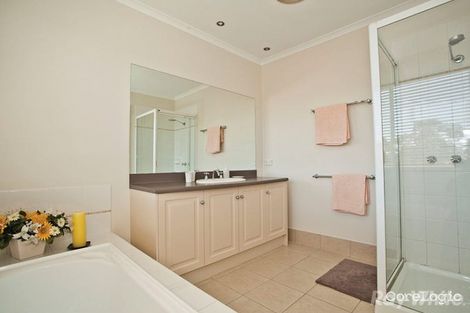 Property photo of 20 Whitehall Terrace Ferntree Gully VIC 3156