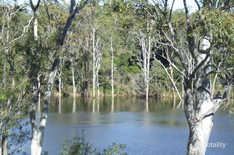 694 River Rd, Bungadoo, QLD 4671