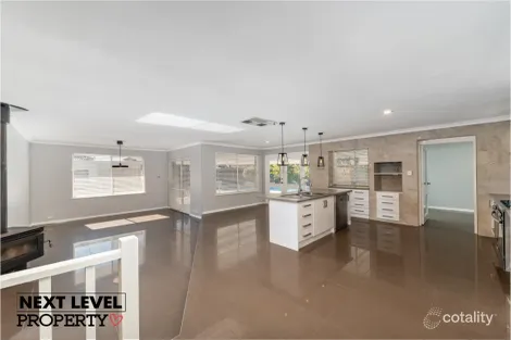 Property photo of 2 Cleat Place Ocean Reef WA 6027